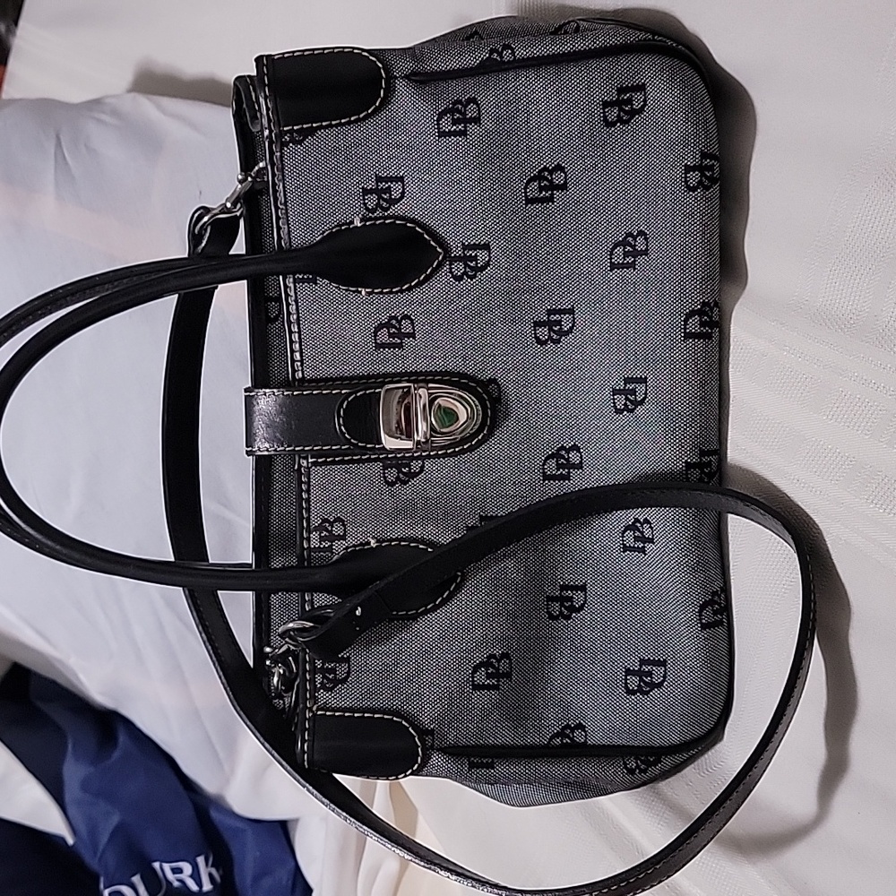 Black and gray dooney and bourke hand bag